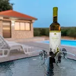Papac Villa