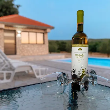 Papac Villa