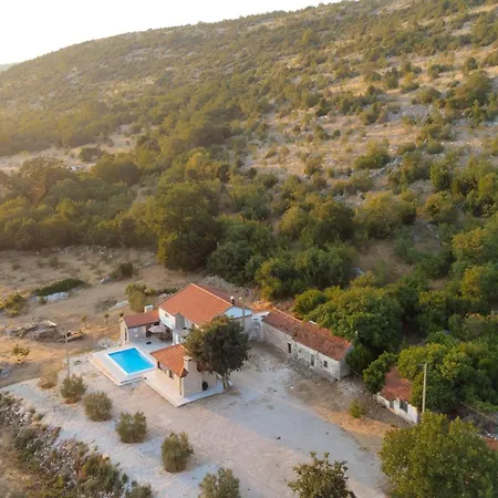 Papac Villa *